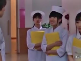 Attractive asiatisk sykepleier blir henne fitte gnidd part5