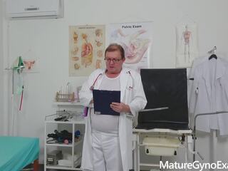 Physical exame e cona masturbação feminina de checa peasant mulher: ginecomastia fetiche full-blown adulto vídeo